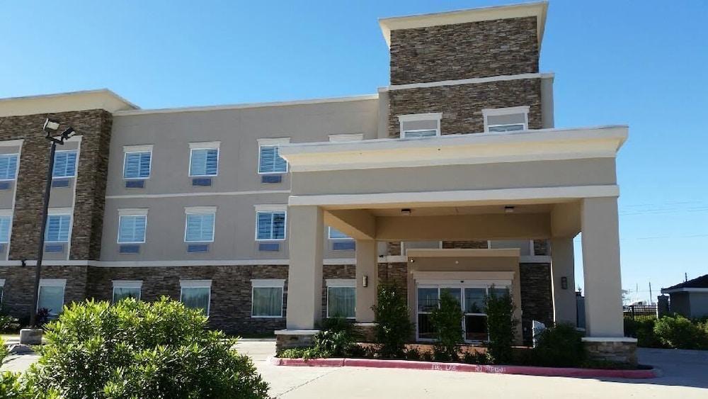 Garner Hotel Victoria - East by IHG photo 46