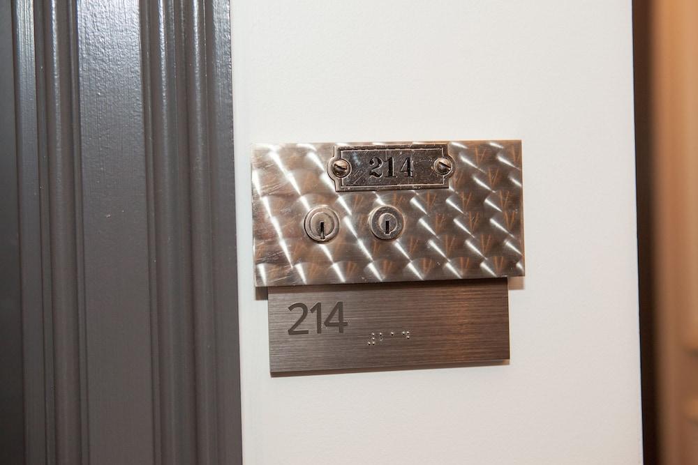 La Banque Hotel photo 27