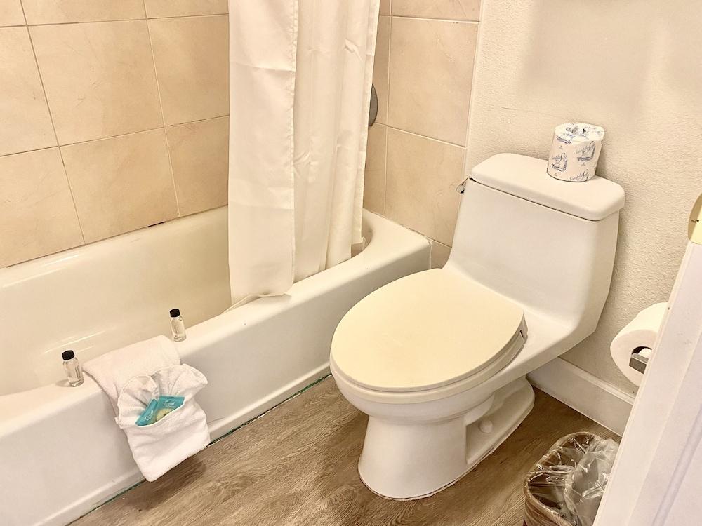 Garden Inn Homestead photo 35