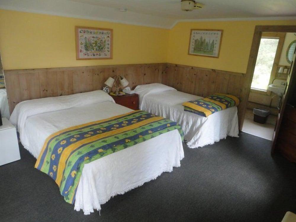 The Cabins at Autumn Mountain Winery photo 22