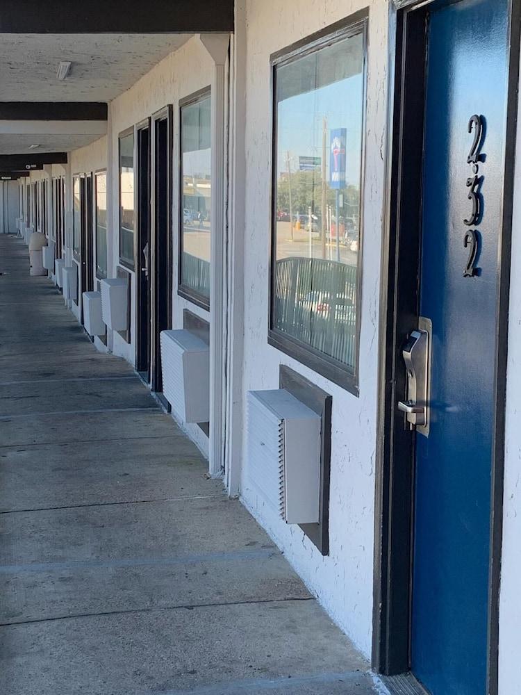 Super 7 Inn by Hotel O Dallas I 20 photo 18