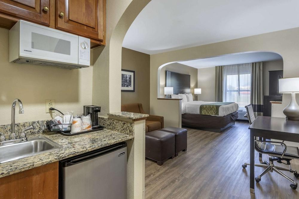 Comfort Inn Marion near Downtown & Blue Ridge PKWY photo 26