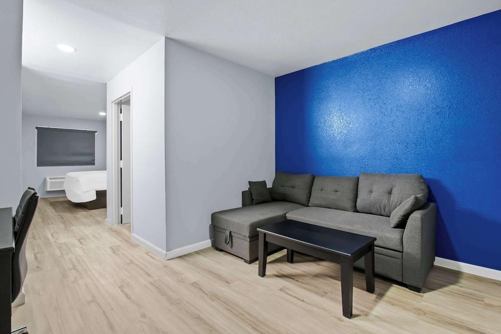 Americas Best Value Inn Gonzales photo 8