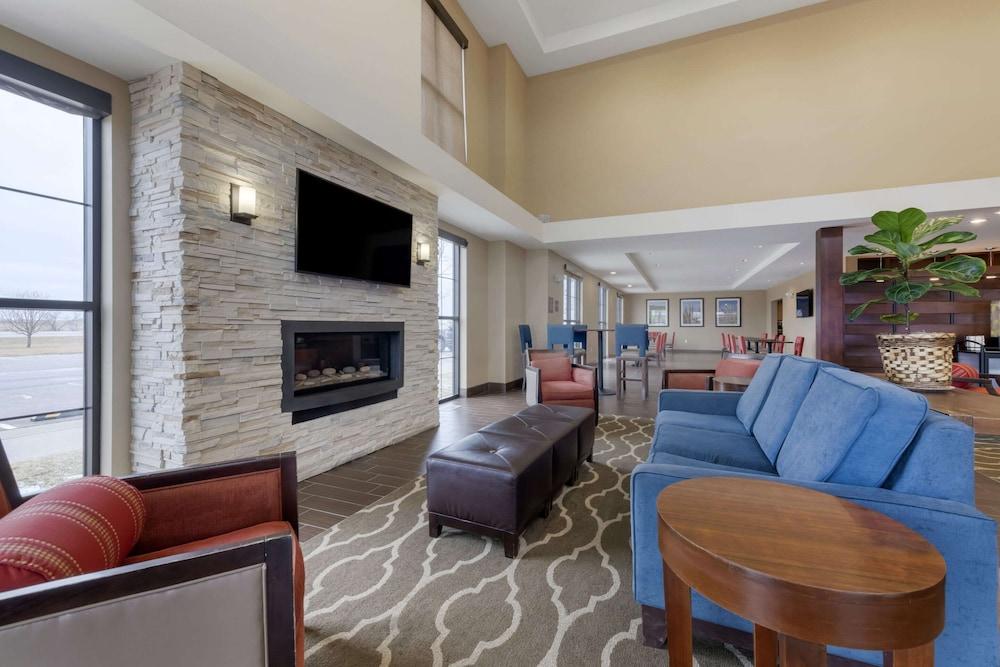 Comfort Suites and Conference Center photo 29