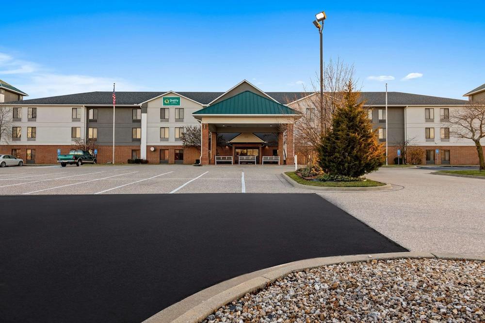 Quality Inn Warrensburg photo 40