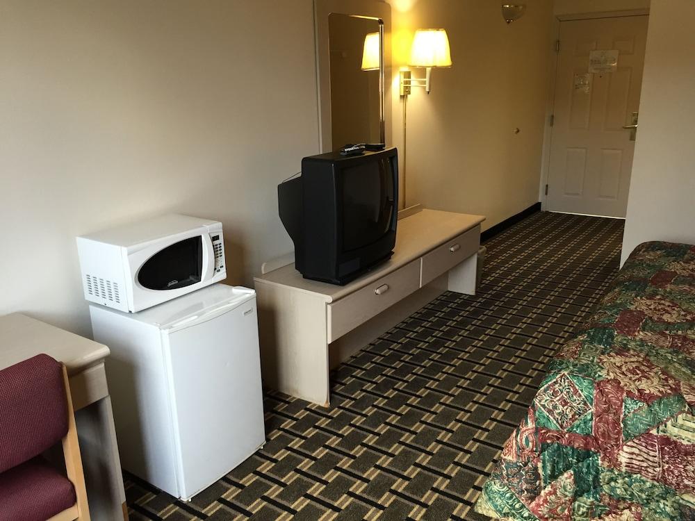 Regency Inn photo 11