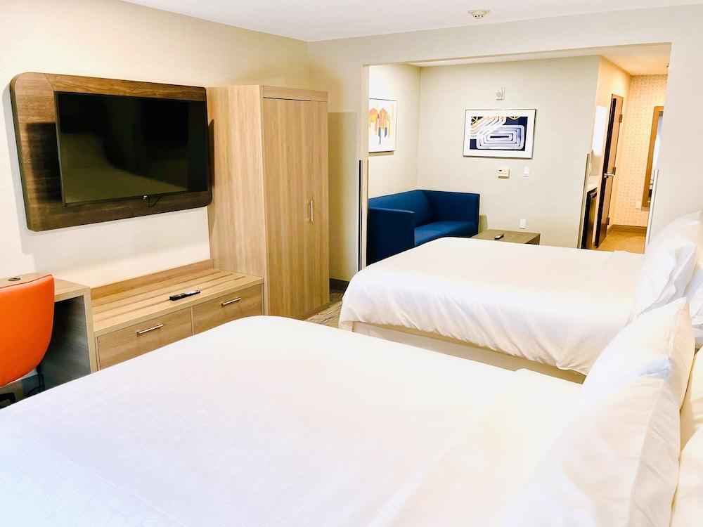 Holiday Inn Express & Suites Frazier Park by IHG photo 23