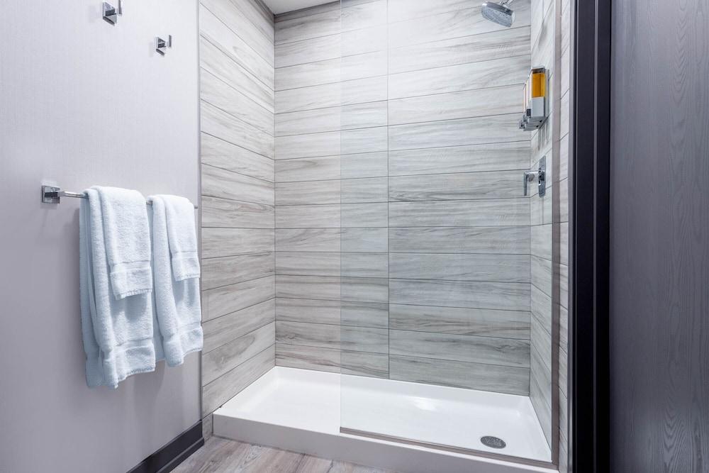 Travelodge by Wyndham Elkhart photo 22