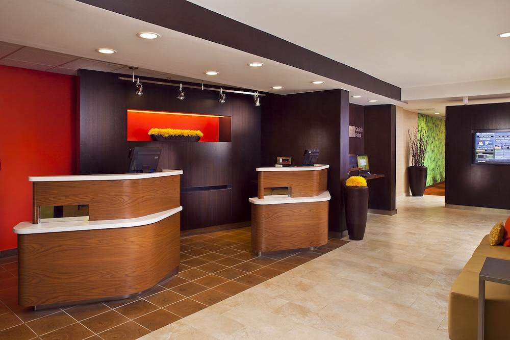 Spark by Hilton Birmingham Colonnade photo 3