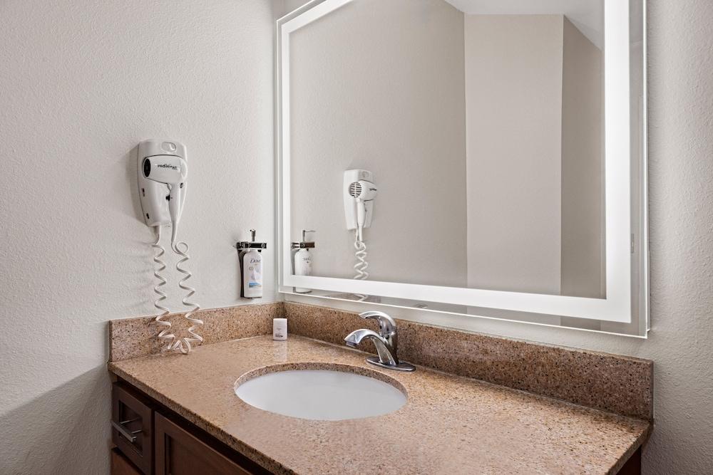 Candlewood Suites Cape Girardeau by IHG photo 12