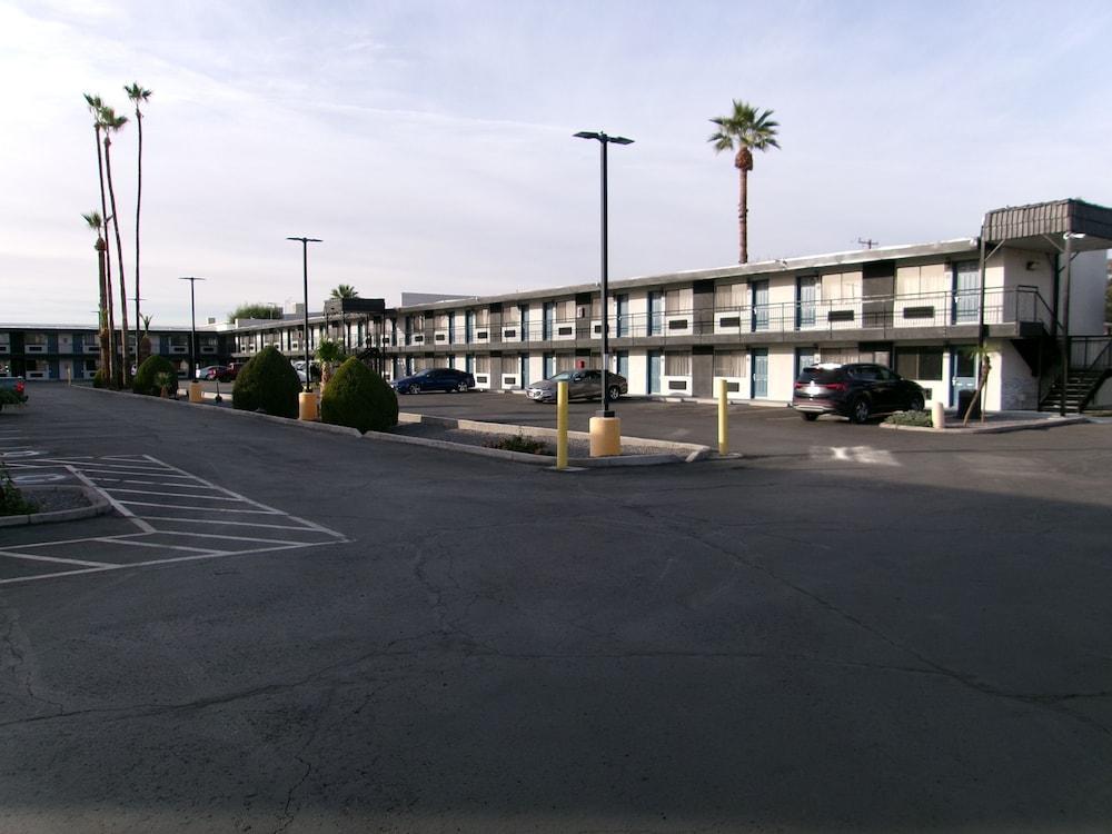 SureStay Hotel by Best Western Phoenix Airport photo 82
