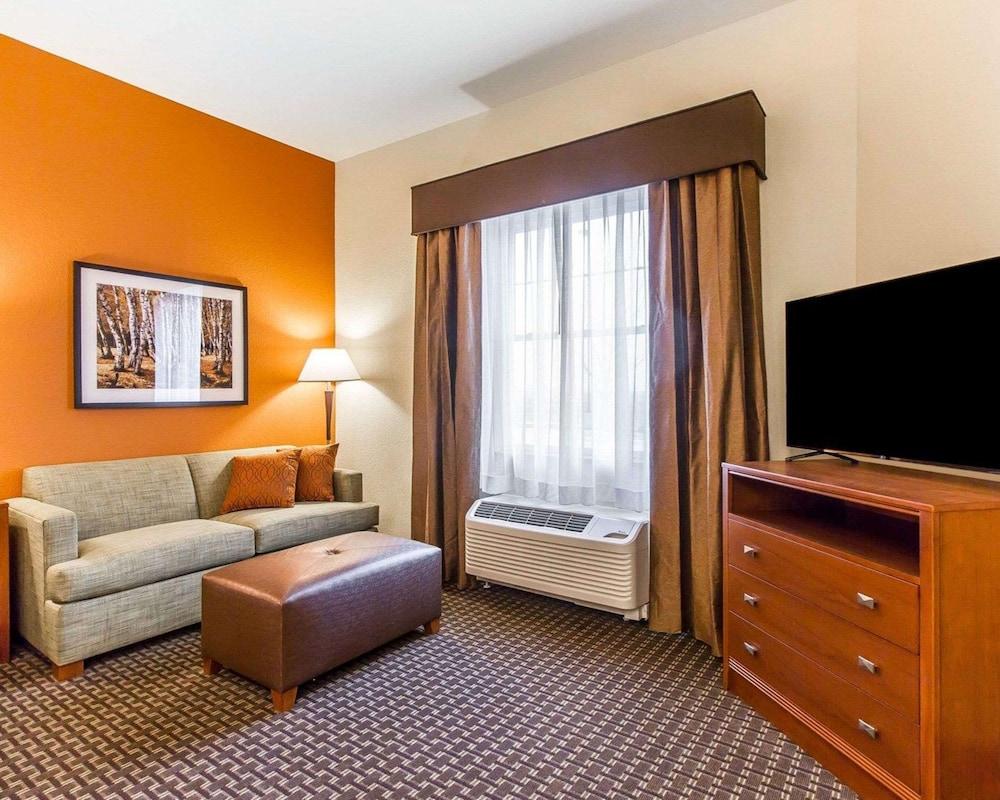 MainStay Suites Stanley photo 6
