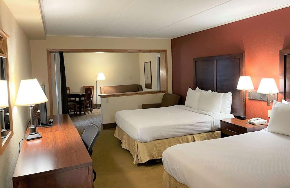 Crossroads Hotel and Event Center photo 60