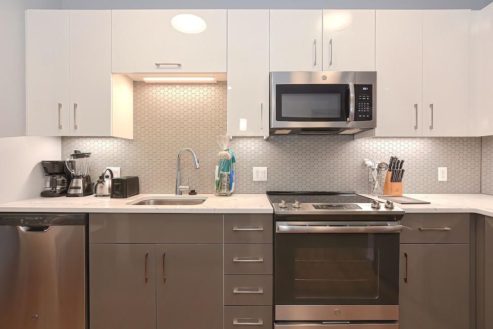 Global Luxury Suites Downtown Providence photo 49