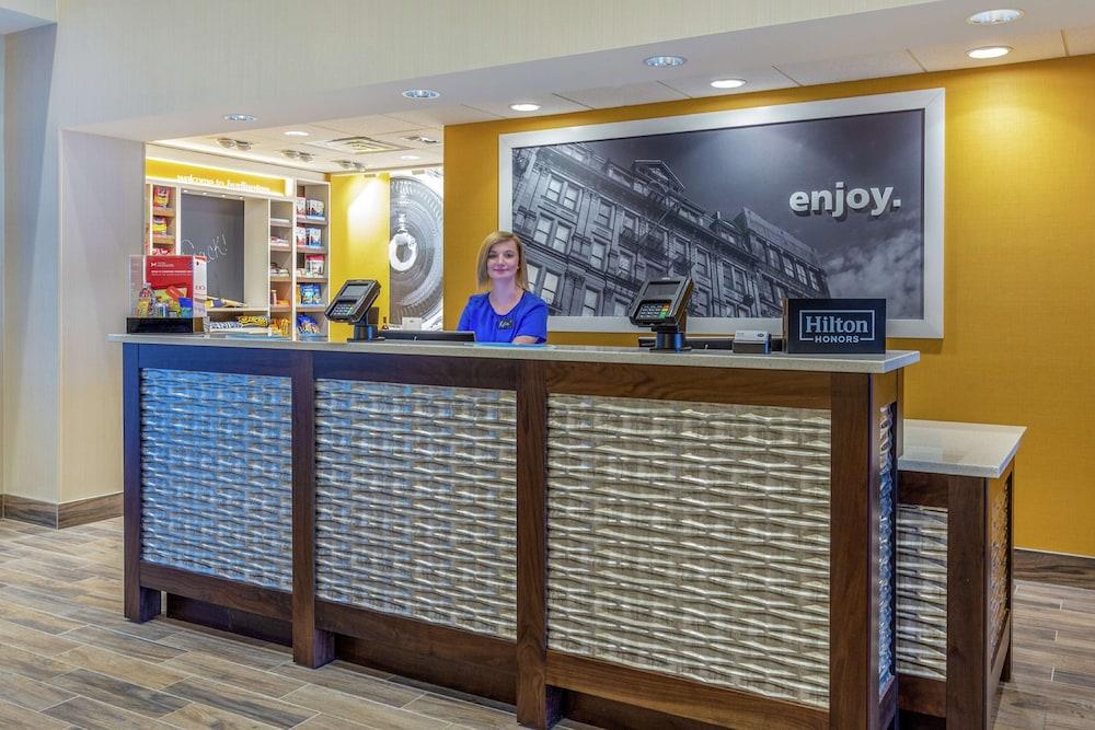Hampton Inn & Suites Burlington photo 4