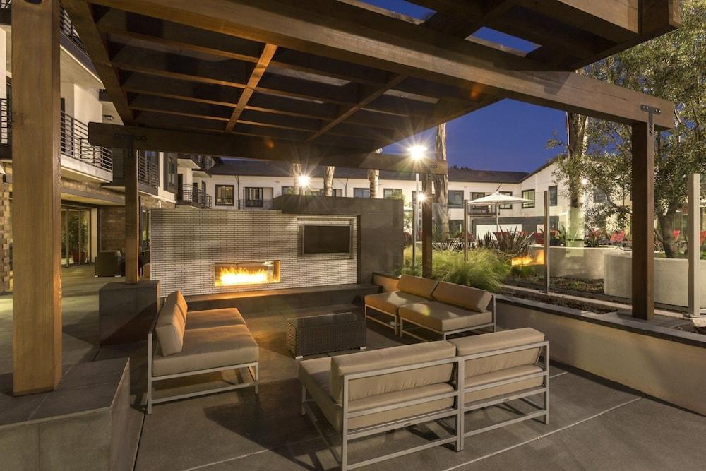 Global Luxury Suites Sunnyvale North photo 29
