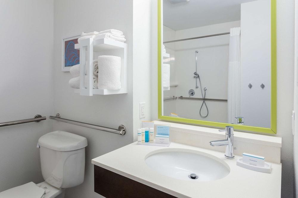 Hampton Inn & Suites Orlando Intl Dr N photo 55