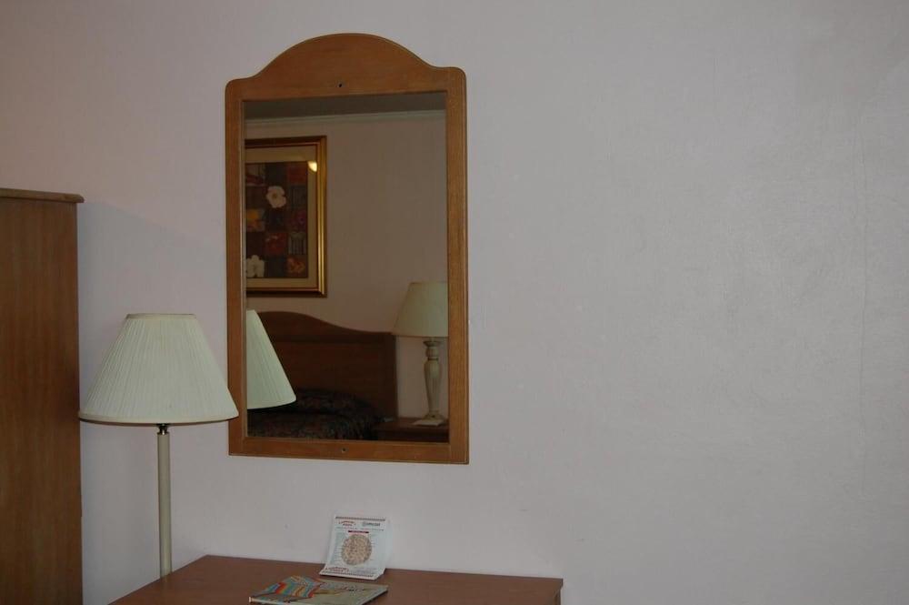 Sea Breeze Inn photo 7