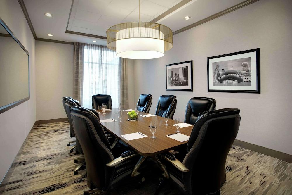 DoubleTree by Hilton Chicago Midway Airport photo 8