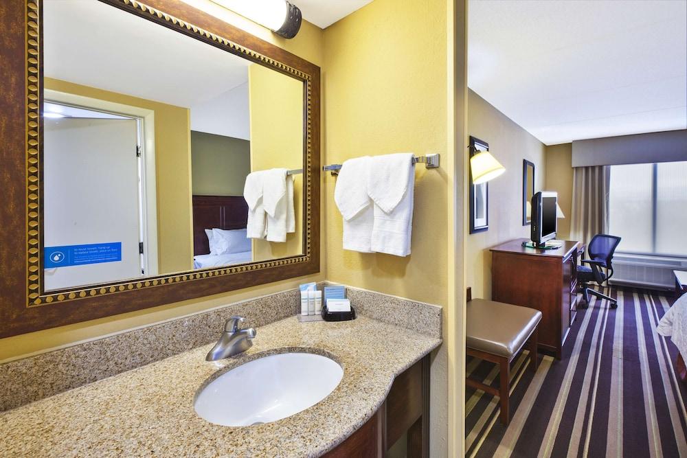 Hampton Inn Washington-Dulles Int'l Airport South photo 10