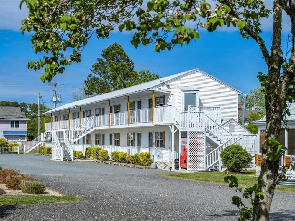 Beach Bum West-O Motel photo 45