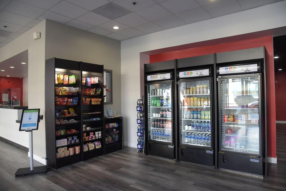 Ramada by Wyndham San Diego National City photo 33