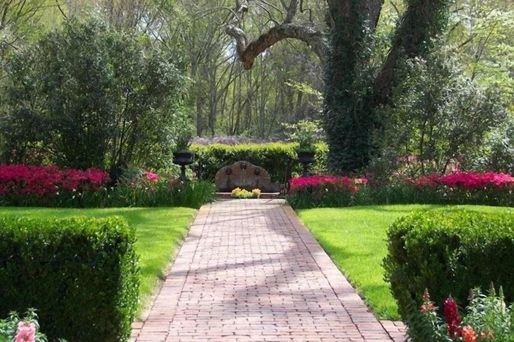 Monmouth Historic Inns and Gardens photo 43