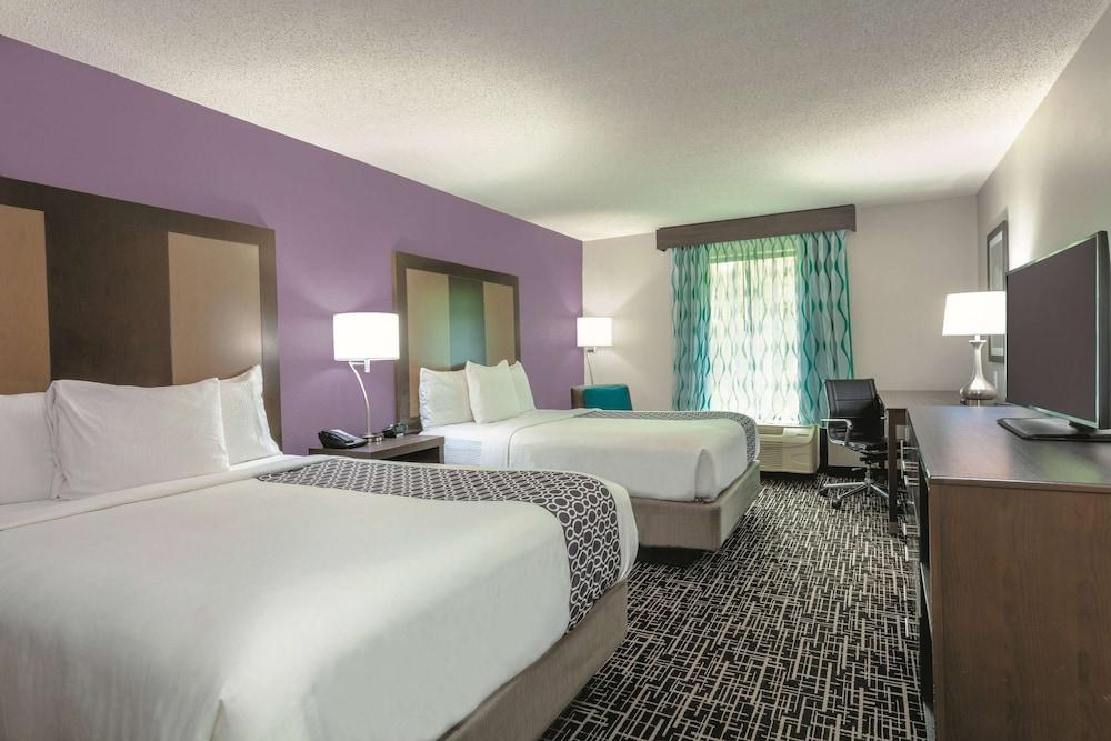 La Quinta Inn & Suites by Wyndham Covington photo 8