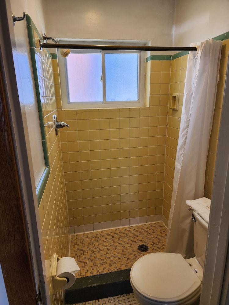 Riviera Motel Erie photo 14