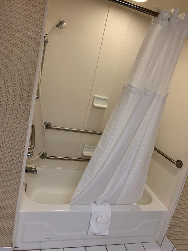 Comfort Inn & Suites Mt. Holly - Westampton photo 76