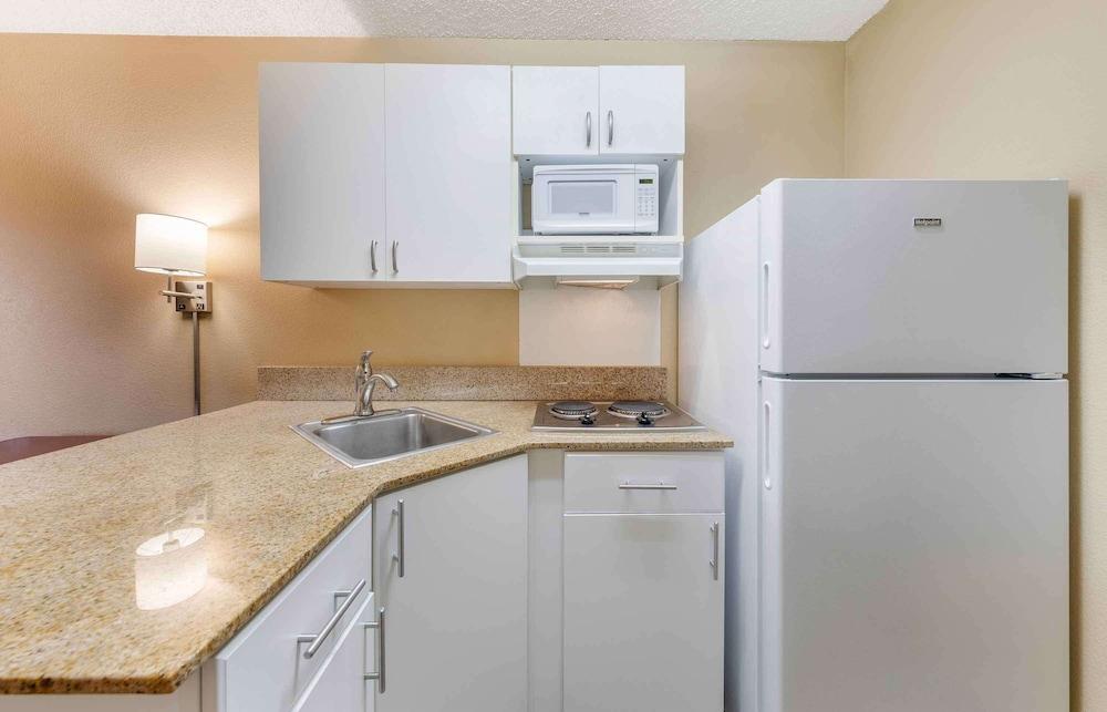 Extended Stay America Suites Los Angeles Ontario Airport photo 25