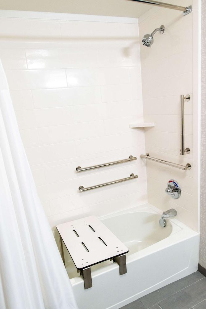 Hampton Inn Paris photo 32