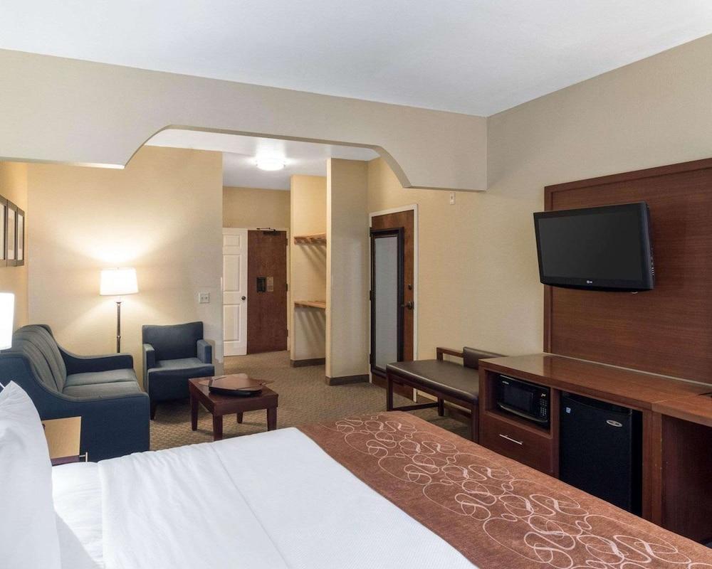 Quality Suites Midland North Loop 250 photo 3