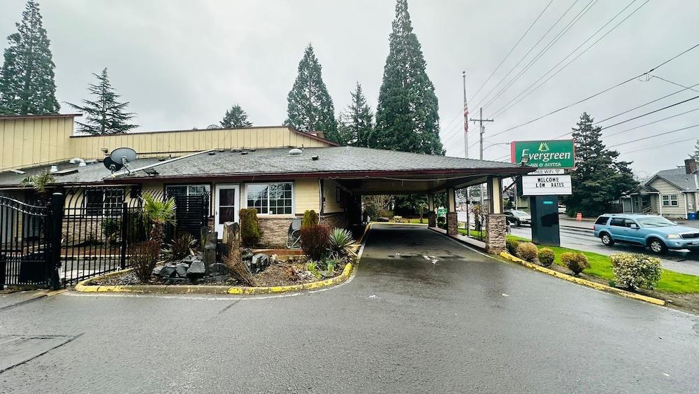 Evergreen Inn Portland Airport photo 17