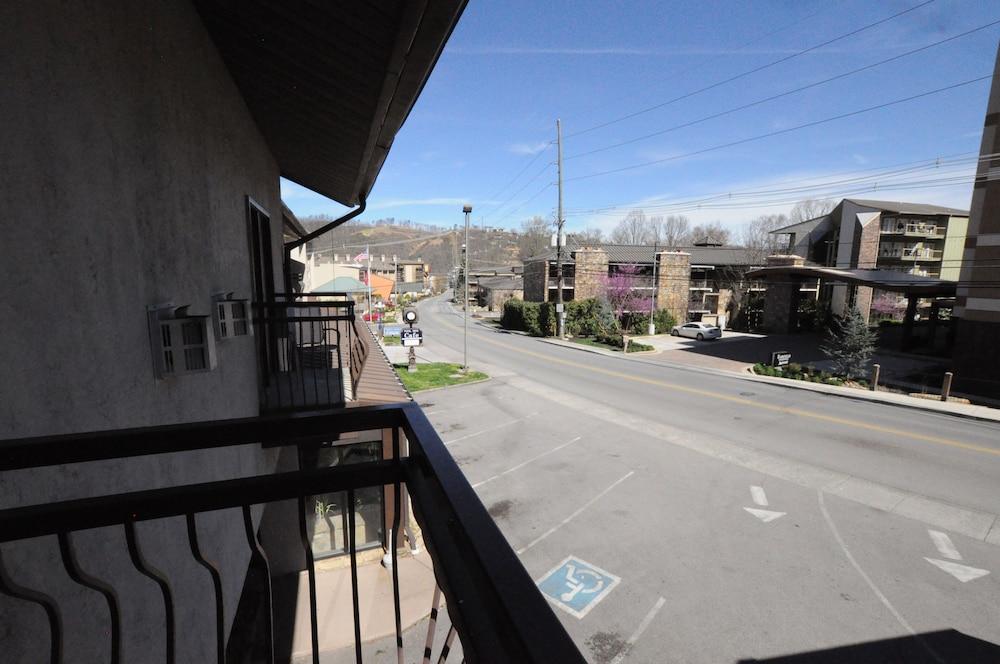 Sidney James Mountain Lodge photo 24