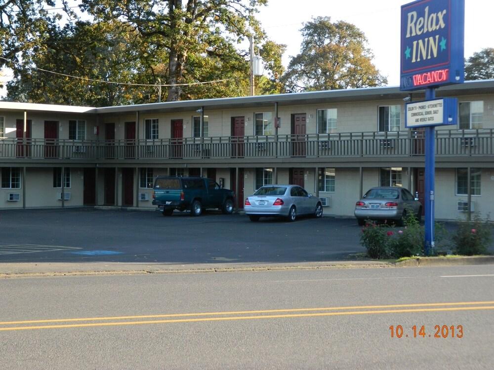 Relax Inn photo 1