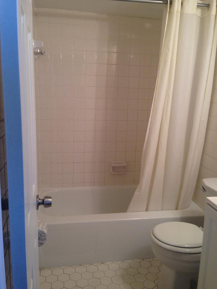 Oasis Motel photo 16