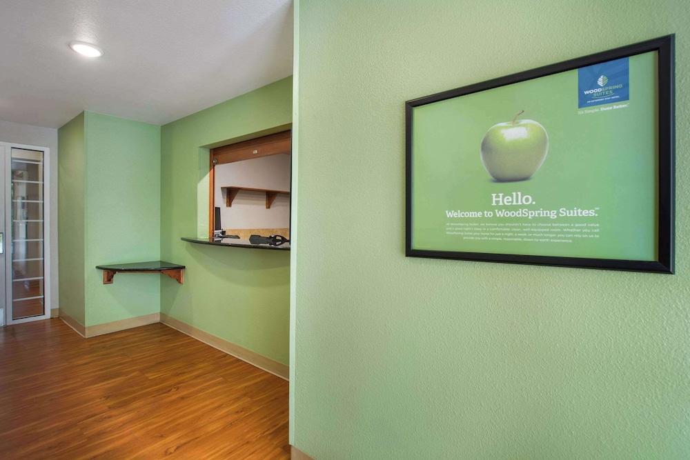 WoodSpring Suites Louisville Southeast photo 10