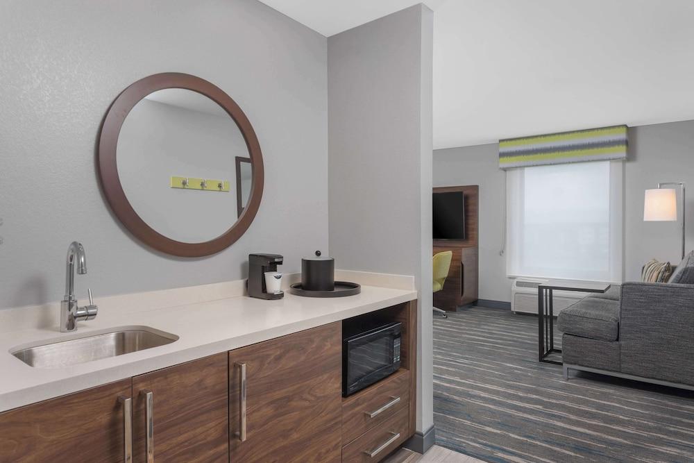 Hampton Inn & Suites Lincoln - Northeast I-80 photo 28
