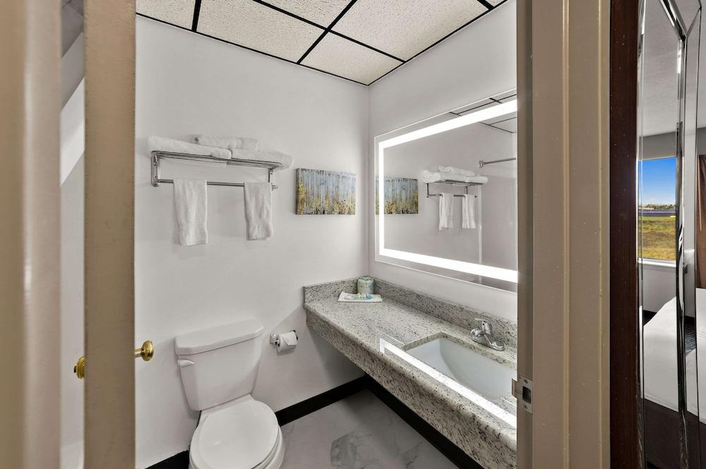 Quality Inn & Suites Caribou photo 45