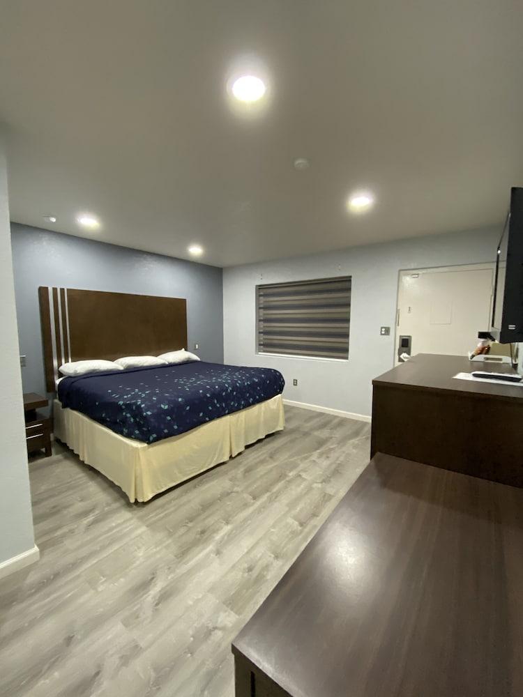Budget Inn photo 3