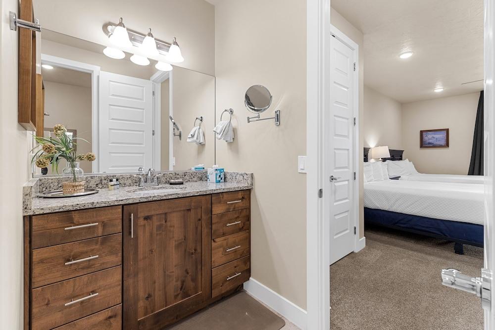 Vacation Rentals at Sand Hollow Resort photo 37