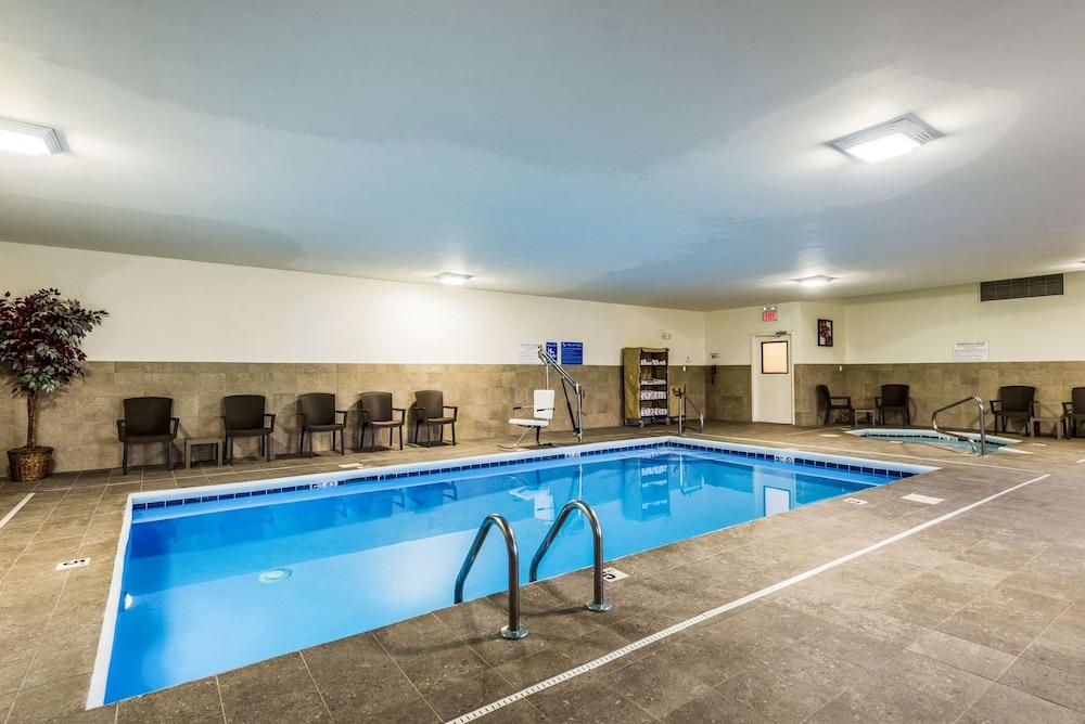 Comfort Inn & Suites Dayton North photo 32