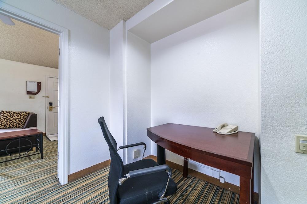 Metro Phoenix Extended Stay photo 47