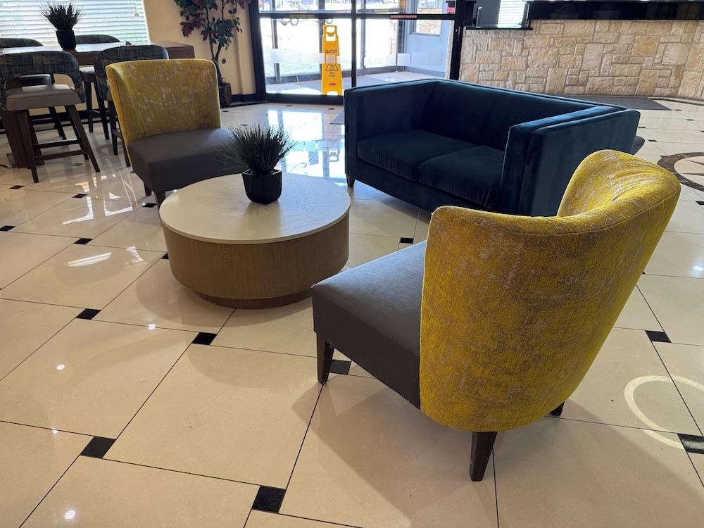 Robinson Inn and Suites photo 15