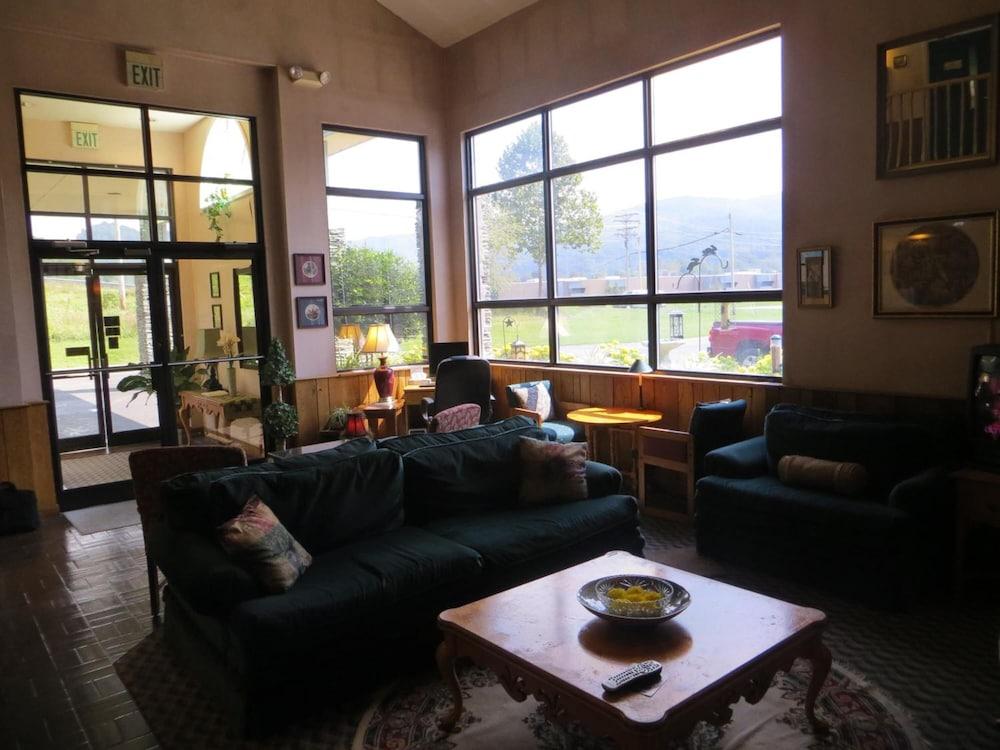 Americourt Hotel photo 21