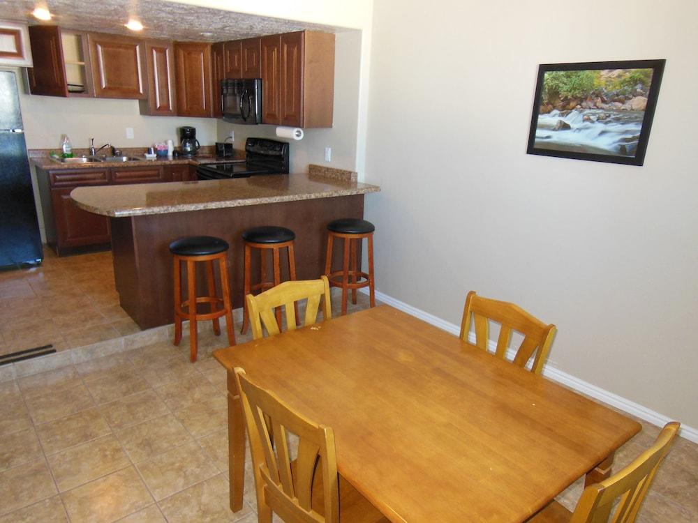 Mountain Ridge Cabins and Lodging photo 30