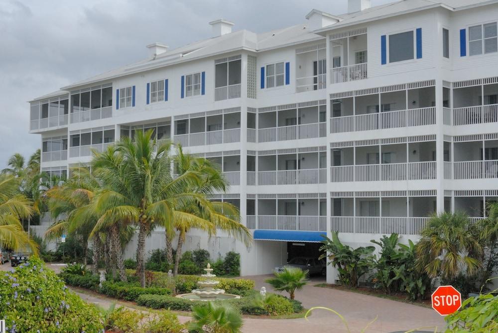 Olde Marco Island Inn and Suites photo 19