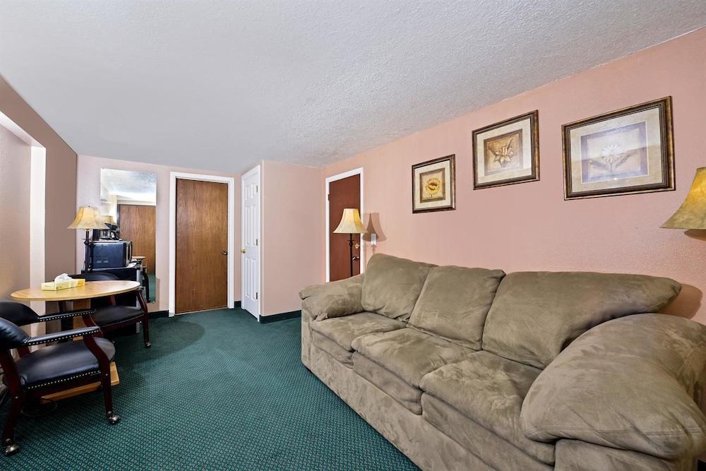 Red Ledges Inn photo 63