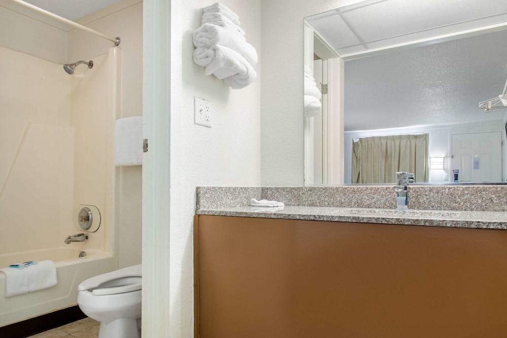 Rodeway Inn Sharonville - Cincinnati North photo 6